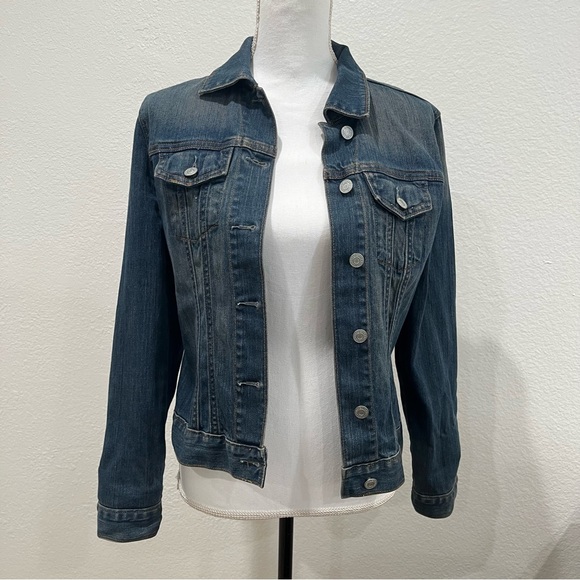 Classic Jean Jacket / Denim Jacket Gap size XS - Picture 1 of 8